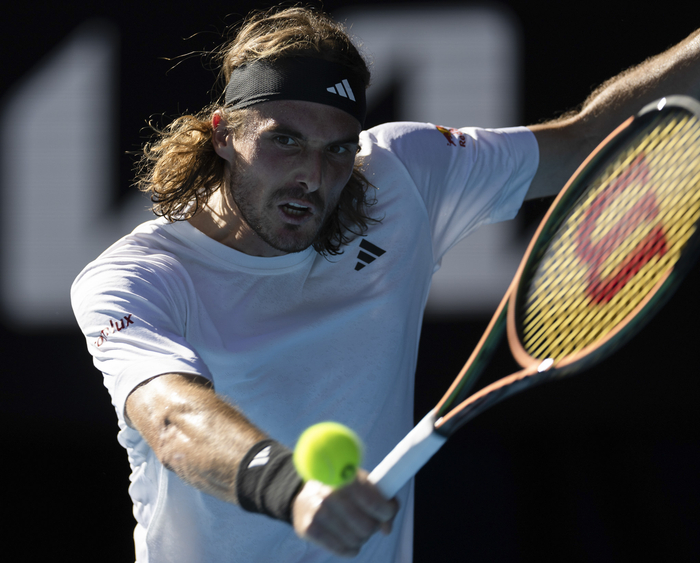 开云平台-法网鏖战澳网，西西帕斯状态火热  第2张