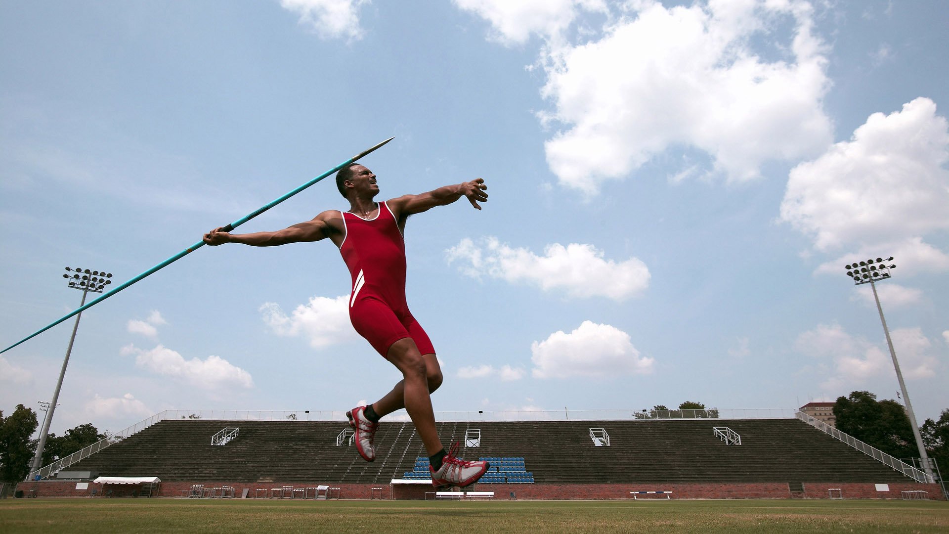 开云体育官方网站-季后赛抢七之夜，阿坎吉用沉默的锁链，为喧哗时代正名  第2张