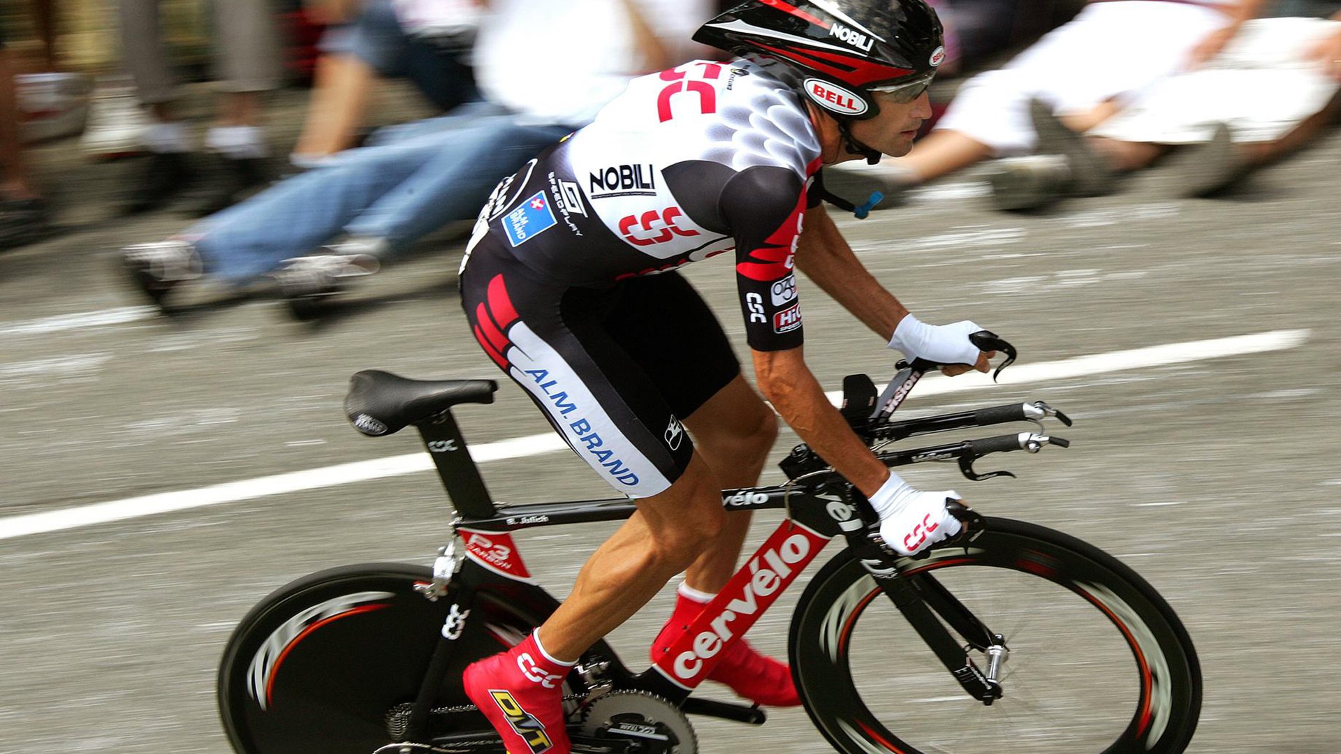 开云体育登录-老鹰险胜北京队,当霍勒迪的利爪撕开钢铁防线 第2张 开云体育登录-老鹰险胜北京队,当霍勒迪的利爪撕开钢铁防线 第2张