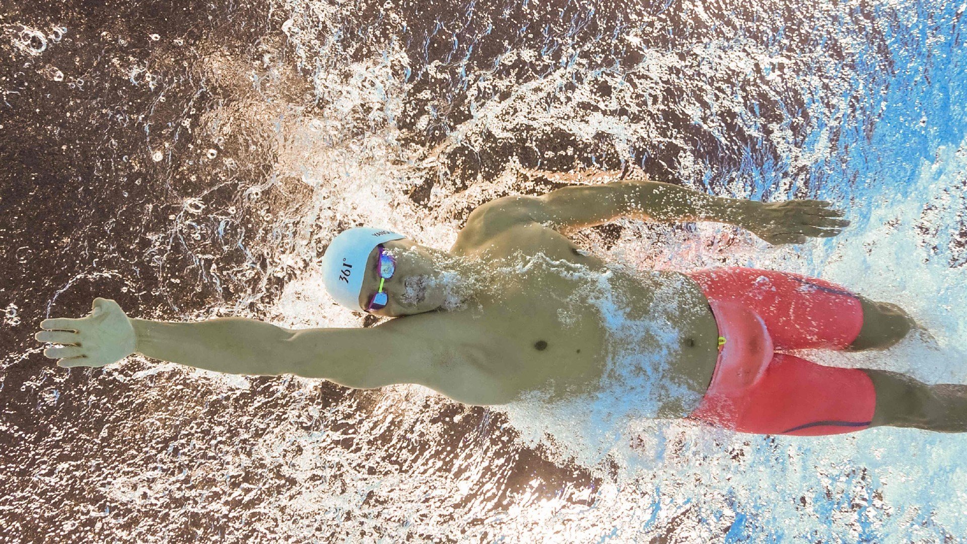 开云下载-皮克的救赎，当尼斯击败哥伦比亚，一个男人在绿茵场上重写人生  第2张