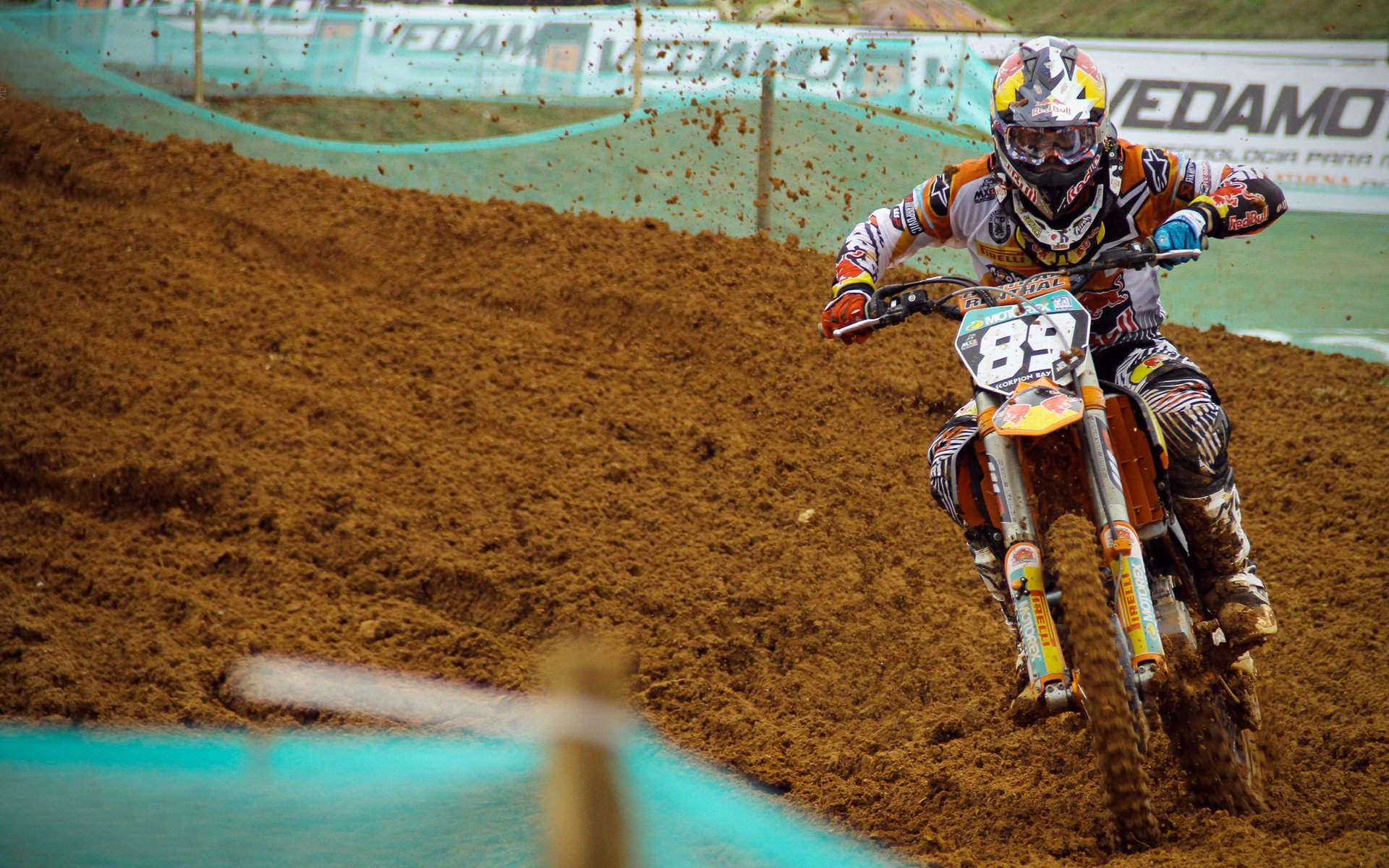 开云平台-莱万对手完全无解，哥伦比亚强势拿下南非，足球版图上的南美飓风